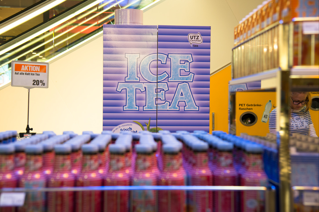 Icetea Schrank, einfoliert mit Folie