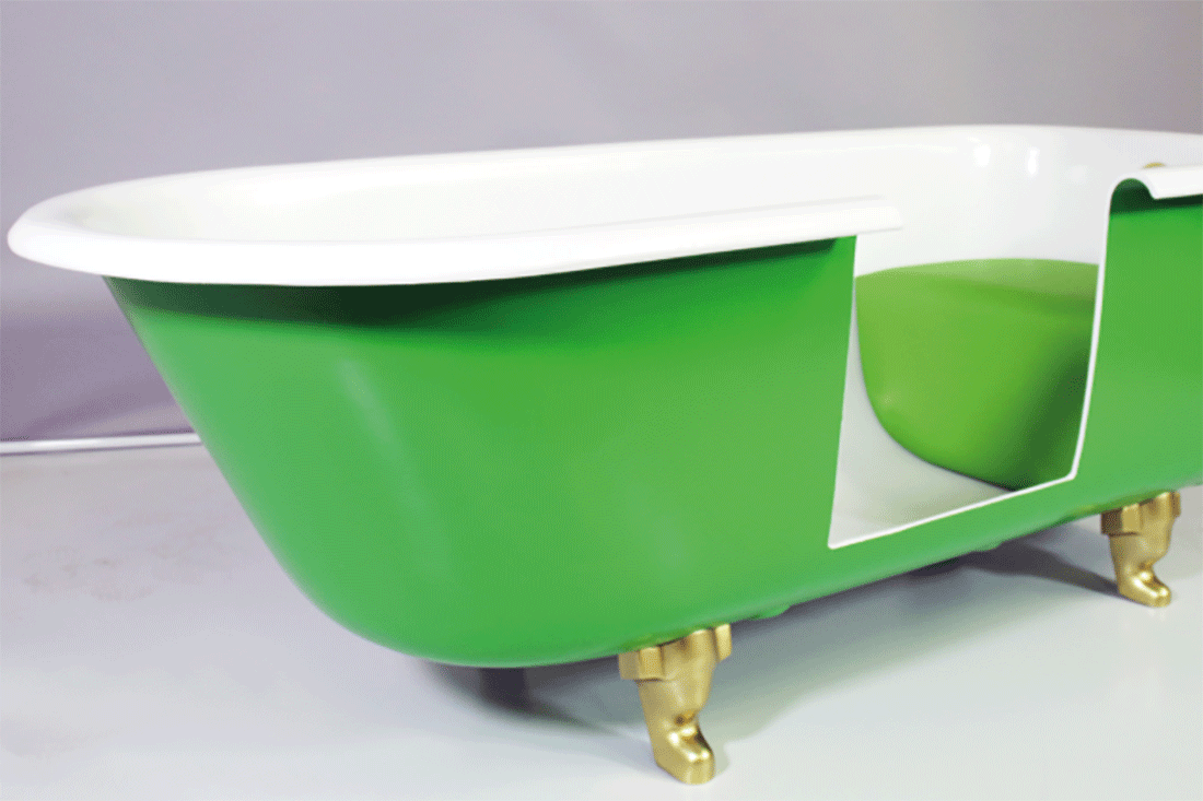 vintage Badewanne in sattem grün mit Kunstledersitzen