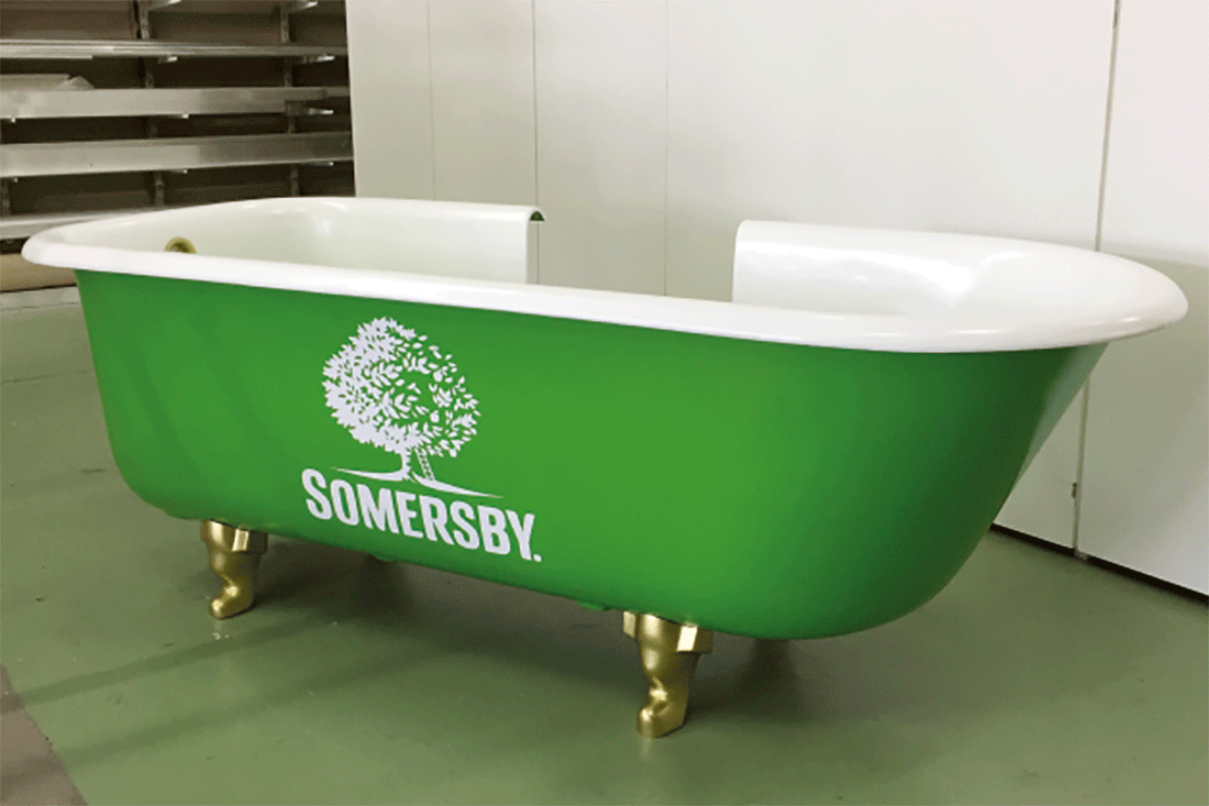 Somersby Promotion mit grüner vintage Badewanne